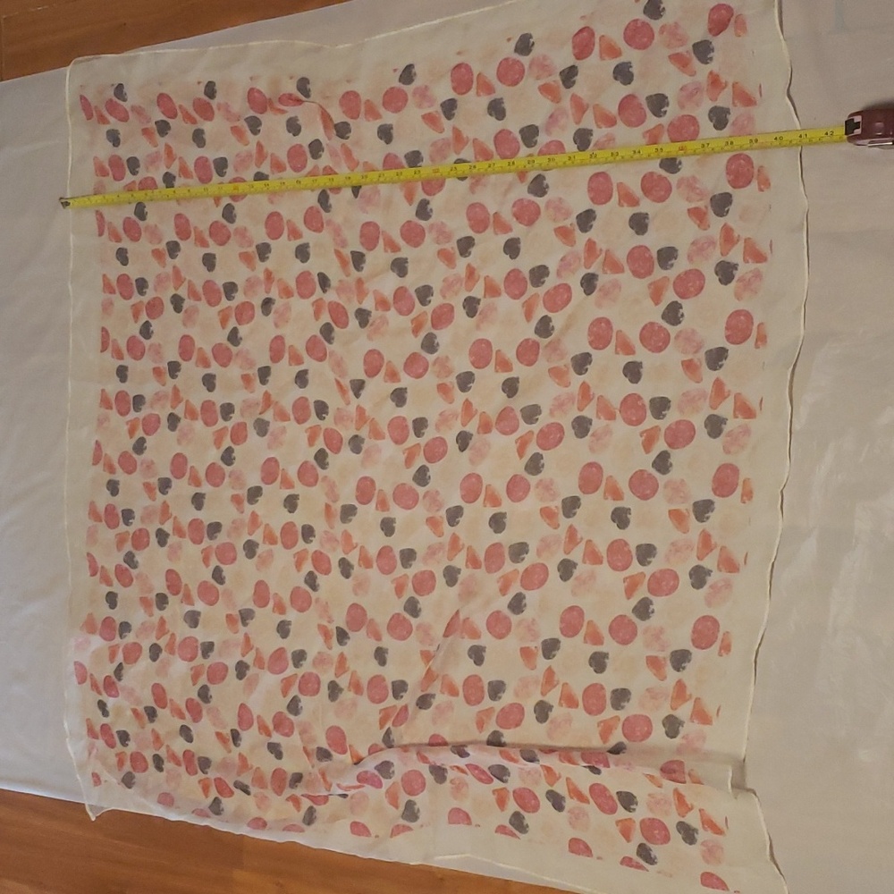 Candies cream patterned scarf